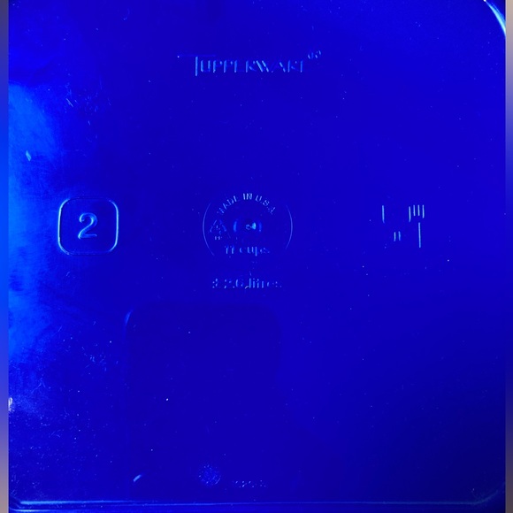 Tupperware square set - Picture 3 of 5